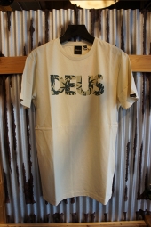 DEUS EX MACHINA@BAMBOOZLED CAPS TEE (OFF WHITE)