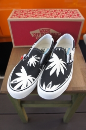 VANS CLASSIC SLIP-ON SF (SUMMER LEAF) BLACK/WHITE