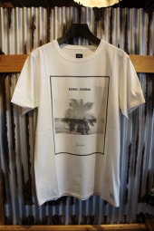 BANKS JOURNAL JOHN HOOK DAZE TEE SHIRT (OFF WHITE)