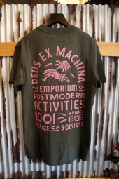 DEUS EX MACHINA SUNBLEACHED POSTMODERN TEE (BELUGA-ROSE)