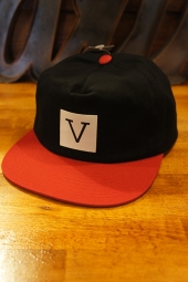 VANS ~ CHIMA UNSTRUCTURED SNAPBACK (BLACK/CHILI PEPPER)