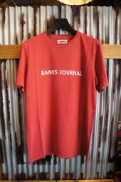 BANKS JOURNAL LABEL TEE SHIRT (VINTAGE RED)