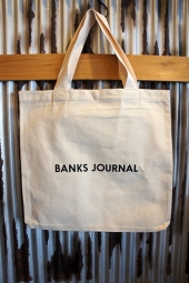 BANKS JOURNAL LABEL TOTE BAG (OFF WHITE)