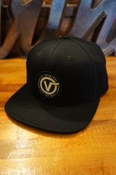 VANS OG CIRCLE V SNAPBACK CAP (BLACK)