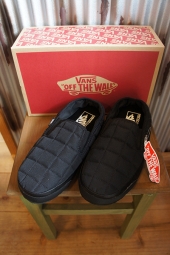 VANS SLIP-ER BLACK